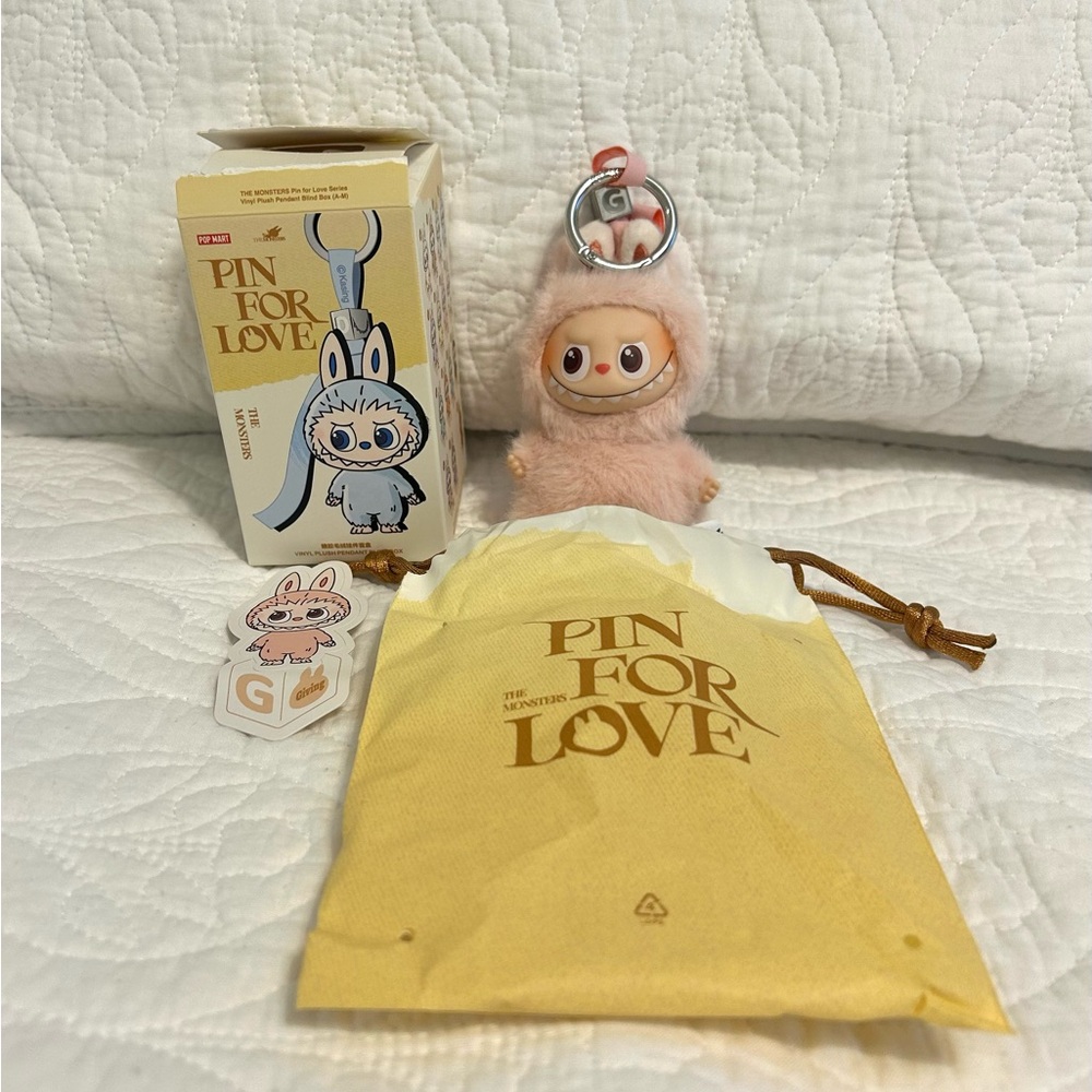 THE MONSTERS Pin for Love Series-Vinyl Plush Pendant Blind Box (A-M) *G